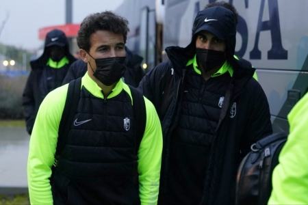 Luis Milla y Ángel Montoro son los únicos centrocampistas puros con los que contará el Granada en Pamplona (PEPE VILLOSLADA / GCF) Luis Milla y Ángel Montoro son los únicos centrocampistas puros con los que contará el Granada en Pamplona (PEPE VILLOSLADA / GCF)