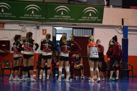 Esteban Férriz da instrucciones durante un tiempo muerto (ACV´!6)