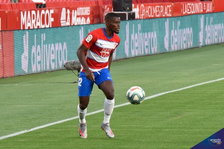 Ramón Azeez se marcha cedido al Cartagena (JOSÉ M. BALDOMERO) Ramón Azeez se marcha cedido al Cartagena (JOSÉ M. BALDOMERO)