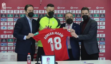 Adrián Marín lucirá el 18 en su camiseta (GCF TV) Adrián Marín lucirá el 18 en su camiseta (GCF TV)