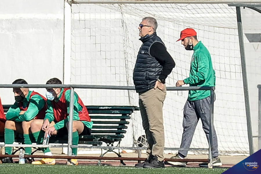 Joseba Aguado en un momento de un partido con el CD Huétor Vega en esta temporada (JOSÉ M. BALDOMERO) Joseba Aguado en un momento de un partido con el CD Huétor Vega en esta temporada (JOSÉ M. BALDOMERO)