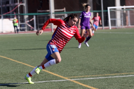 Mili Menéndez, durante el último partido del Granada Femenino ante el filial del Granadilla Tenerife (JOSÉ VELASCO / GRJ)
