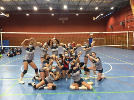 El Universidad de Granada celebra su victoria ante Fuenlabrada (DEPORTES UGR) 