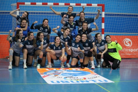 El Universidad de Granada celebra vla victoria (DEPORTES UGR) 