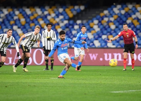 Lorenzo Insigne anotó de penalti el gol de la victoria del Nápoles frente a la Juventus el pasado sábado (SSC NAPOLI) Lorenzo Insigne anotó de penalti el gol de la victoria del Nápoles frente a la Juventus el pasado sábado (SSC NAPOLI)