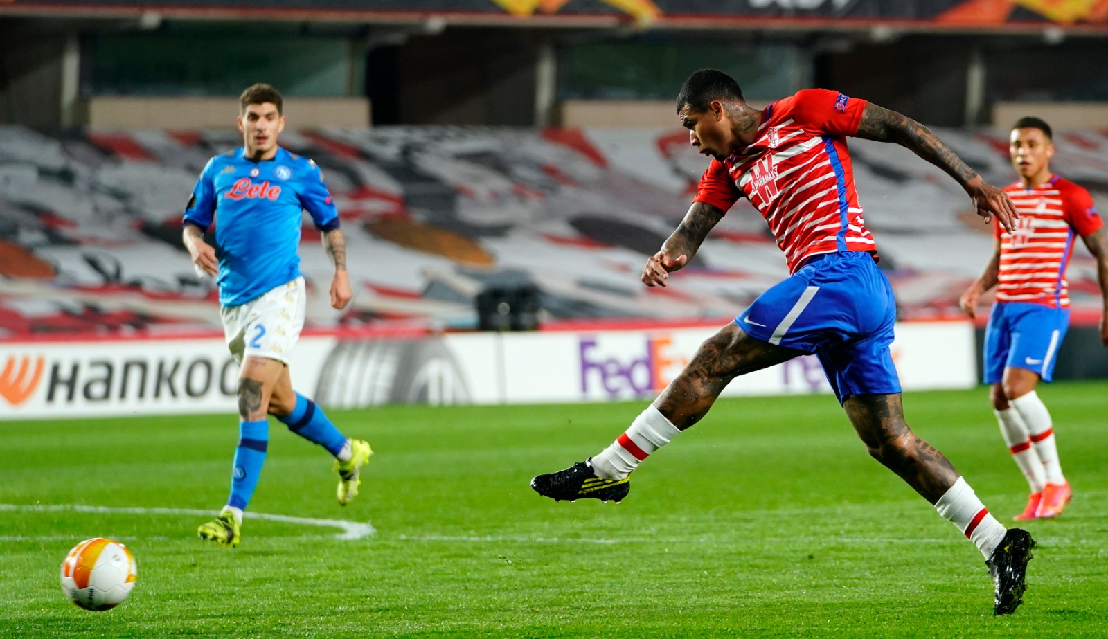 Con este zurdazo Kenedy amplió la ventaja apenas tres minutos después de que el Granada abriera el marcador (PEPE VILLOSLADA / GCF) Con este zurdazo Kenedy amplió la ventaja apenas tres minutos después de que el Granada abriera el marcador (PEPE VILLOSLADA / GCF)