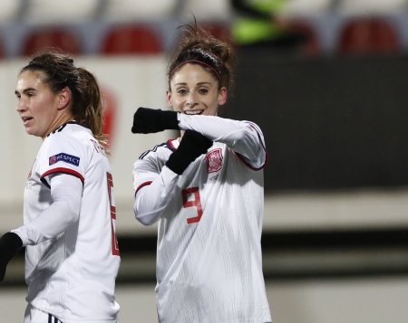Esther González celebra uno de sus cinco goles anotados ayer (RFEF)
