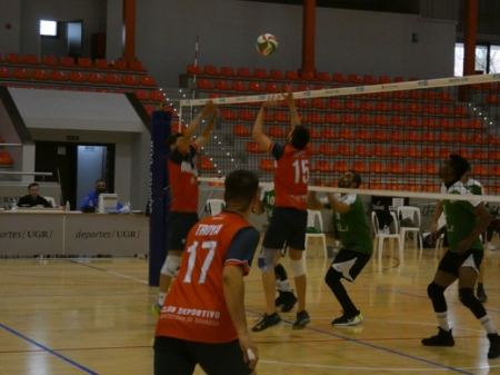 El Universidad de Granada perdió ante Petra (DEPORTES UGR) 