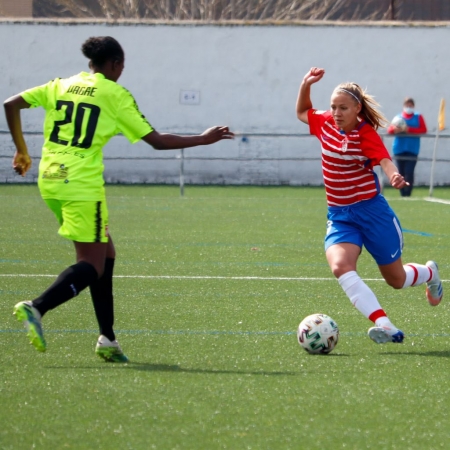 Raquel, durante un lance del encuentro ante el Pozoalbense (GCF FEMENINO)