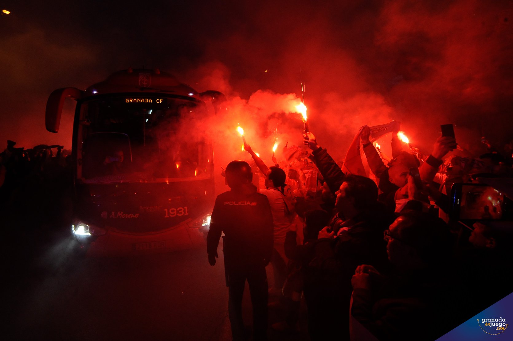 Imagen del recibimiento al autobús del equipo antes de la semifinal frente al Athletic (JOSÉ M. BALDOMERO) Imagen del recibimiento al autobús del equipo antes de la semifinal frente al Athletic (JOSÉ M. BALDOMERO)