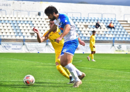 Ramiro avanza con el balón (SEMANARIO MUCHO DEPORTE) 