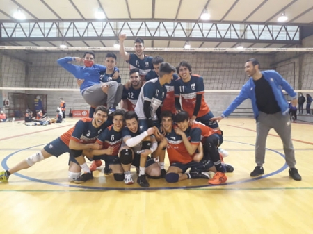 El Universidad de Granada celebra la victoria (DEPORTES UGR) 