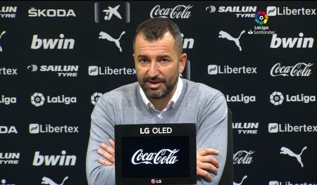 Diego Martínez, durante la comparecencia de prensa posterior a la derrota del Granada en `Mestalla´ (LALIGA)