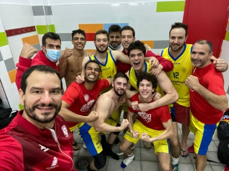 El Multiópticas Baza celebra la victoria (CB BAZA) 