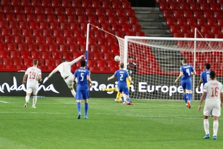 Morata abrió el marcador en el `Nuevo Los Cármenes´ con un golazo a la media hora de partido (JOSÉ VELASCO / GRJ)