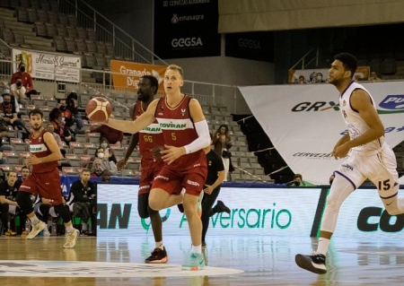 Alex Murphy en una acción del partido (FERMÍN RODRÍGUEZ / FUNDACIÓN CB GRANADA) 