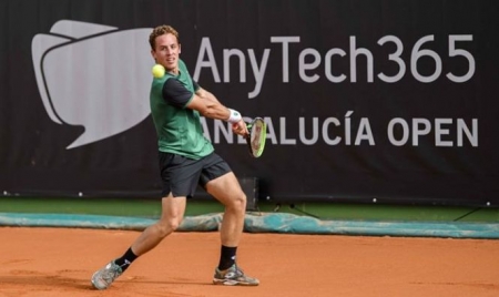 Roberto Carballés durante el partido (LAWEBDELTENIS)