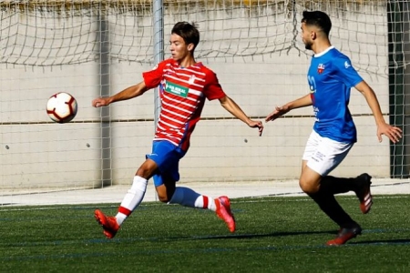 El Granada Juvenil venció con solvencia al Caravela (GRANADA CF)