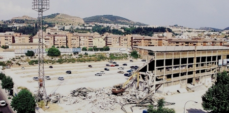El antiguo `Los Cármenes´ fue usado como parking durante sus últimos años de vida (J.L. RAMOS)