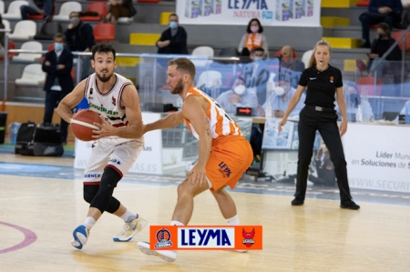 Lluís Costa durante un ataque (CRISTIAN FERNÁNDEZ)
