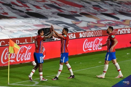 El Granada viaja a Sevilla con la intención de sumar su tercer triunfo consecutivo (JOSÉ M. BALDOMERO)
