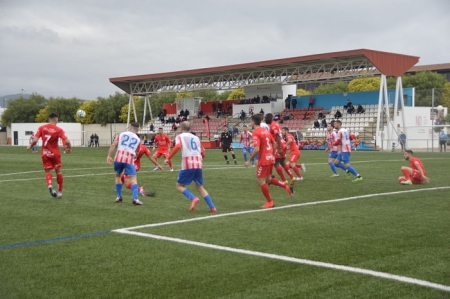 Lance del partido en el `Municipal de Armilla`  (G.R. LÁZARO / GRJ)