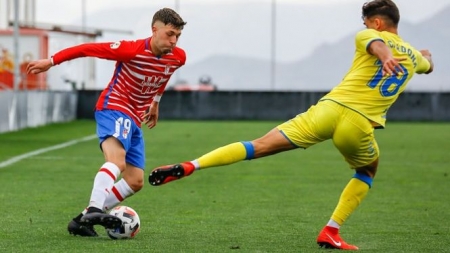 El Recreativo ha perdido en el duelo de filiales (GRANADA CF)