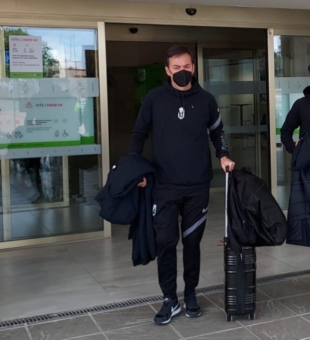 Fernández Monterrubio, a la llegada del club desde Manchester el pasado 16 de abril (FRAN CALVO)