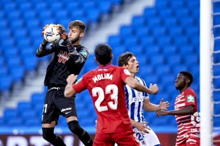 Ángel Jiménez, durante el encuentro en San Sebastián con el primer equipo del Granada (LALIGA)