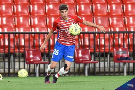 Soro fue el jugador más destacado del Granada CF (JOSÉ M. BALDOMERO)