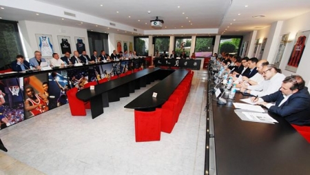 Imagen de la reunión de trabajo llevada a cabo este martes por los clubs en la ACB (ACB PHOTO)