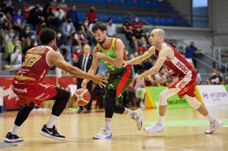 Lluís Costa no tuvo su mejor día (FERMÍN RODRÍGUEZ / FUNDACIÓN CB GRANADA) 