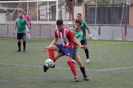 El Otura quiere evitar el descenso por arrastre (OTURA CF) 