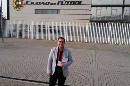 El vicepresidente del Loja, Manolo Écija, en la Ciudad del Fútbol de Las Rozas (PACO CASTILLO)