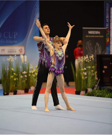 Ismael Medina y Luz Lupiañez representarán a España en el Mundial de Gimnasia Acrobática (CLUB ACROBATOS) 