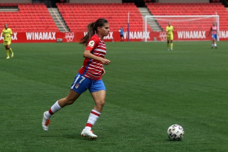 Laura Pérez volvió a ser una de las mejores futbolistas del Granada Femenino esta temporada (JOSÉ VELASCO / GRJ)
