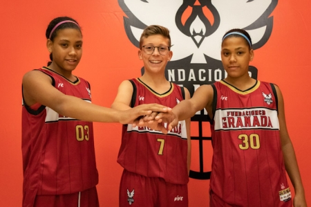 El jugador y las jugadoras que participarán en el Campeonato de España (FUNDACIÓN CB GRANADA)