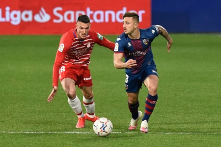 Adrián Marín no aportó lo esperado en el lateral zurdo (LALIGA)