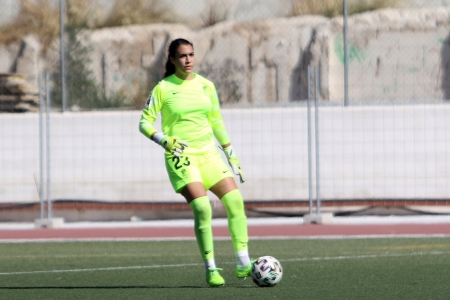 Sandra Estévez tuvo difícil jugar esta temporada, siendo María Pi la indiscutible bajo palos (JOSÉ VELASCO / GRJ)