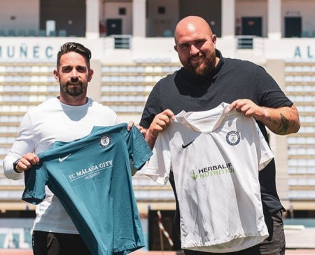 George Jermi (izquierda) junto a su ayudante Víctor Franco (CD ALMUÑECAR CITY) 