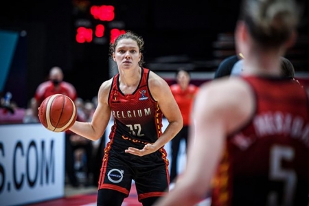 Heleen Nauwelaers durante un partido con su selección (RACA) 