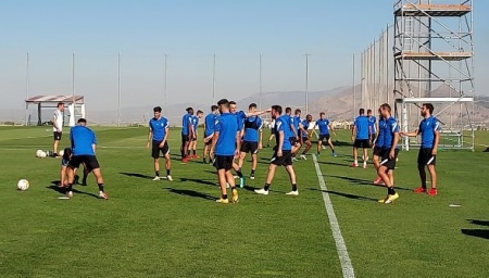 Imagen de los rondos realizados durante la mañana de hoy en la Ciudad Deportiva (FRAN CALVO)