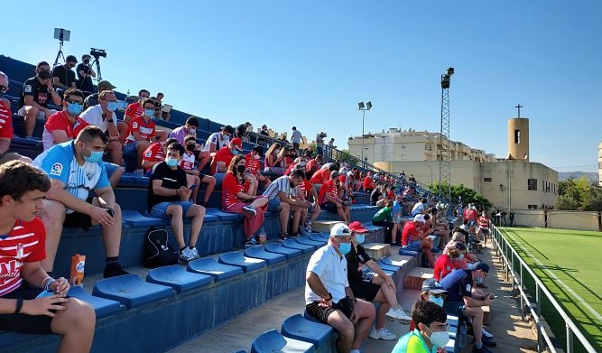 Aspecto que presentó la grada el pasado lunes en la Ciudad Deportiva de la RFAF de Marbella en el Granada - Bournemouth (FRAN CALVO) Aspecto que presentó la grada el pasado lunes en la Ciudad Deportiva de la RFAF de Marbella en el Granada - Bournemouth (FRAN CALVO)