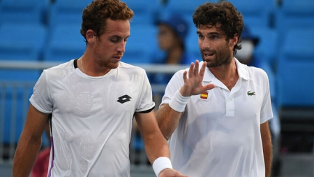 Roberto Carballés y Pablo Andújar en el partido de dobles (RFET)