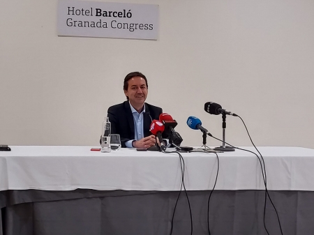 Antonio Fernández Monterrubio, durante la rueda de prensa en la que compareció tras su cese como director general del Granada (FRAN CALVO)