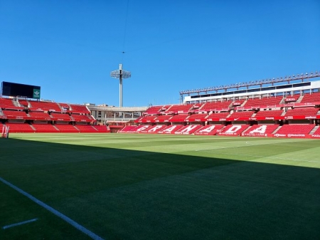 El Gobierno y las comunidades autónomas han acordado la entrada del 40 % de público en los estadios durante agosto (FRAN CALVO)