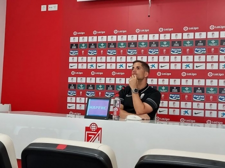 Robert Moreno, durante la rueda de prensa previa al encuentro frente al Villarreal, en el que debutará como primer entrenador en la máxima categoría (FRAN CALVO)