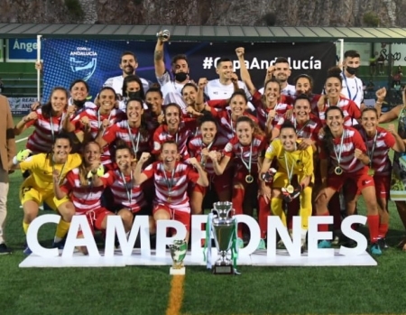 El Granada se proclama campeón de la Copa Andalucía tras imponerse esta tarde al Sporting de Huelva en Mijas (RFAF)