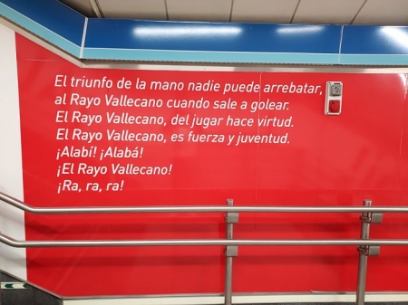 Lema dedicado al Rayo Vallecano en la Estación de Portazgo (FRAN CALVO)