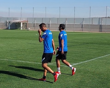 Luis Abram, junto a Montoro, a su salida al entreno de esta mañana (FRAN CALVO)